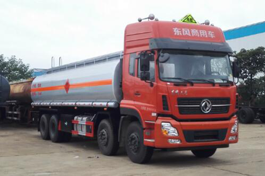 DLQ5310GYYD5L型鋁合金運(yùn)油車(chē)